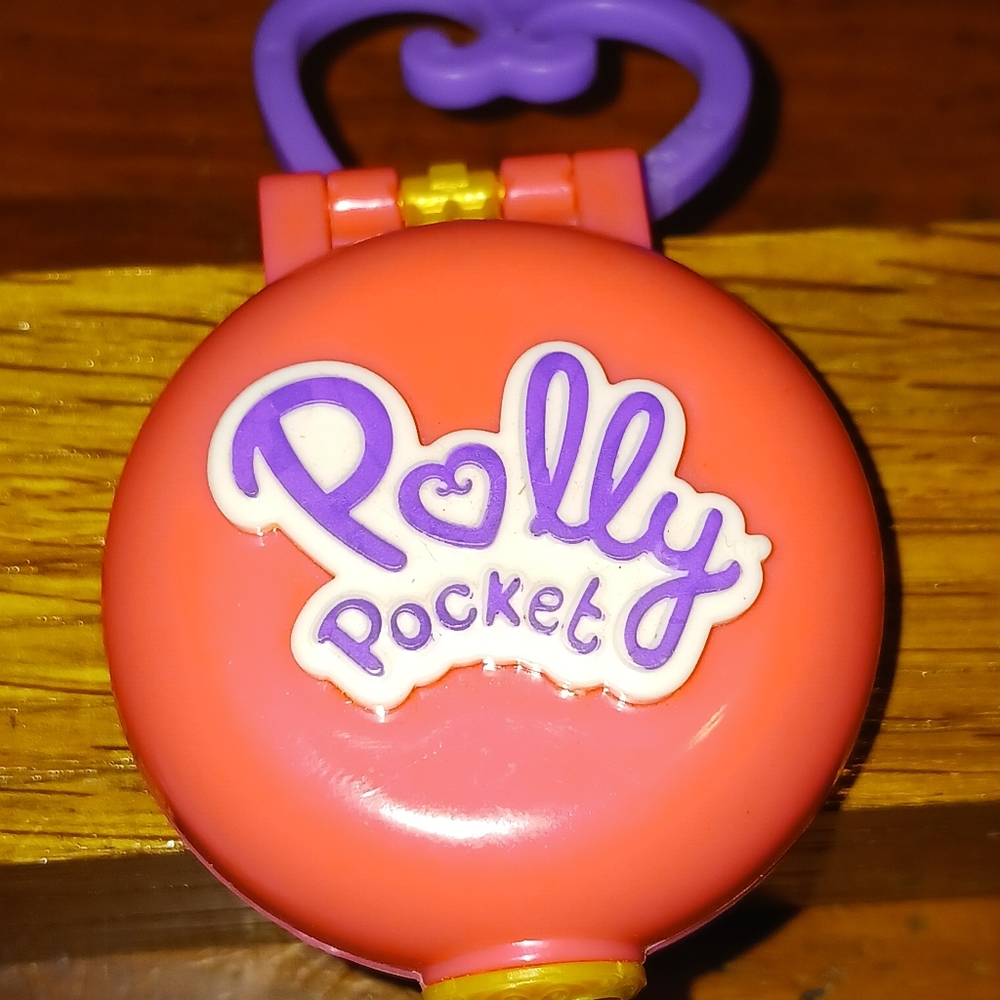Polly Pocket beehive